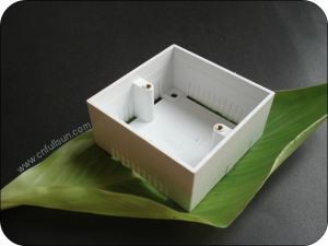PVC Qhov Hluav Taws Xob Lub thawv UK Txheem Pattress Box